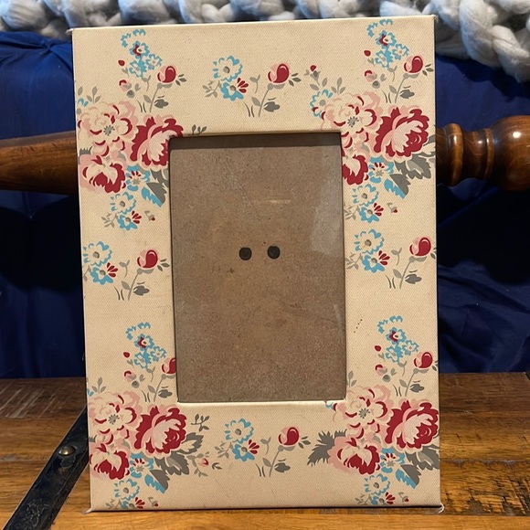 Flowered picture frame - Picture 1 of 2